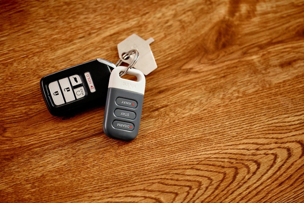 The Convenience And Benefits Of A Home Security System Key Fob Vivint   Key Fob 